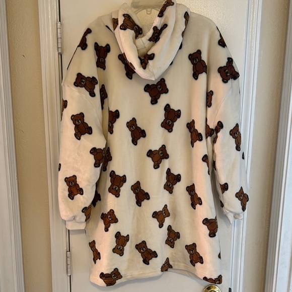 Adorable Bear Print Sherpa Blanket Hoodie Blanket - Picture 4 of 8